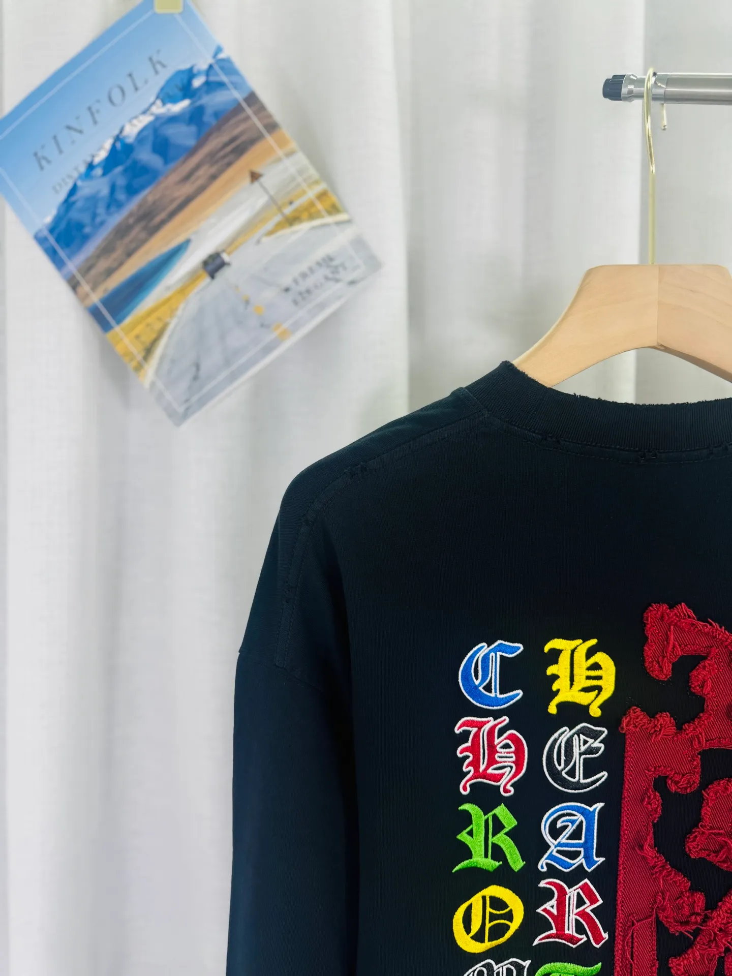P250 ch high version Chrome Hearts 2025 new autumn and winter cross patch washed spray horse slip long-sleeved T-shirt, fabric: 26 double yarns, 320 grams weight, patch embroidery, heavy wash Printing process: patch embroidery, intercolor spray horse slip process Color: black Size: S M L XL Style number: 5183